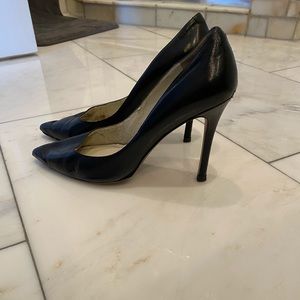 BCBG black pump